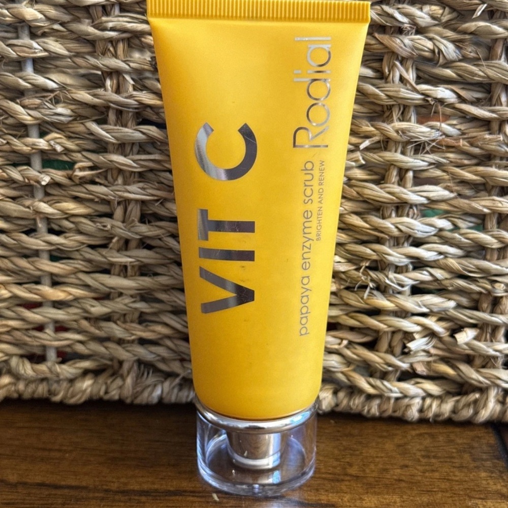 Rodial Vit C Papaya Enzyme Scrub  SEALED